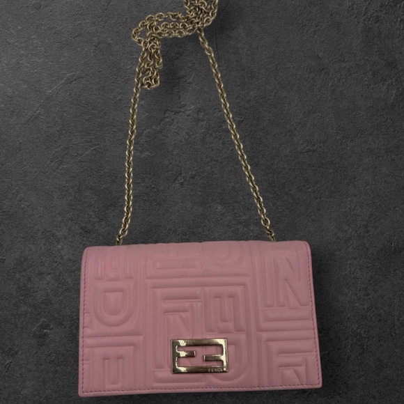 Fendi Pink Quilted Leather Chain Wallet Clutch with Gold Hardware - Picture 7 of 8